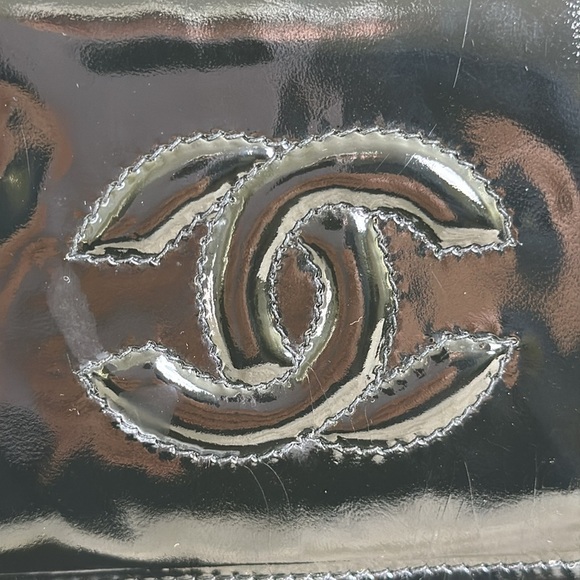 💯Authentic Chanel Black Patent Leather Chain Mini Bag🍀 - Picture 15 of 17